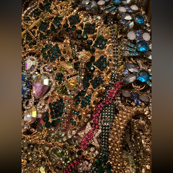 HUGE 4 LBS Vintage Now Jewelry Lot- MASSIVE Inventory PREMIUM MYSTERY BOX - Picture 14 of 14